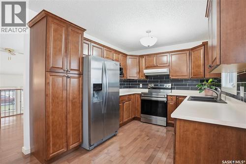 314 Waterbury Road, Saskatoon, SK - Indoor Photo Showing Kitchen With Double Sink