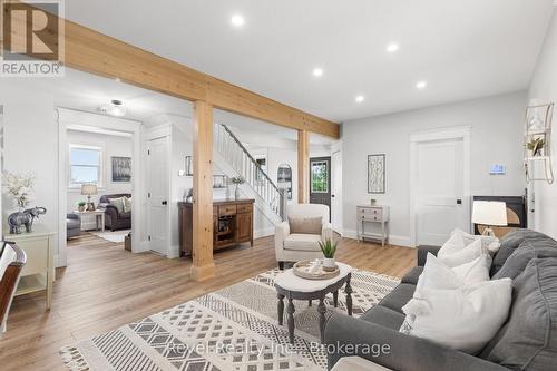 454 Colborne Street W, Kawartha Lakes (Lindsay), ON - Indoor Photo Showing Living Room