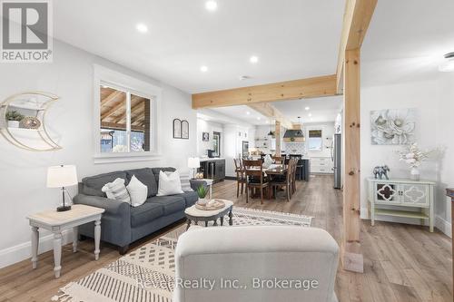 454 Colborne Street W, Kawartha Lakes (Lindsay), ON - Indoor Photo Showing Living Room