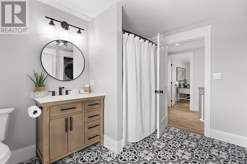454 Colborne Street W, Kawartha Lakes (Lindsay), ON - Indoor Photo Showing Bathroom