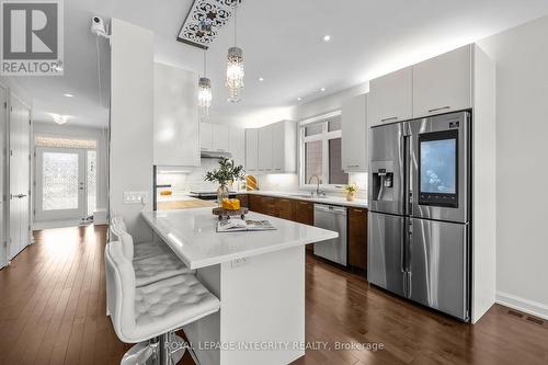 143 Stonemeadow Drive, Ottawa, ON - Indoor Photo Showing Kitchen With Upgraded Kitchen