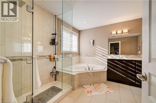 435 Winchester Drive Unit# 10, Waterloo, ON - Indoor Photo Showing Bathroom