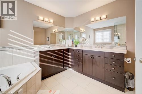 435 Winchester Drive Unit# 10, Waterloo, ON - Indoor Photo Showing Bathroom
