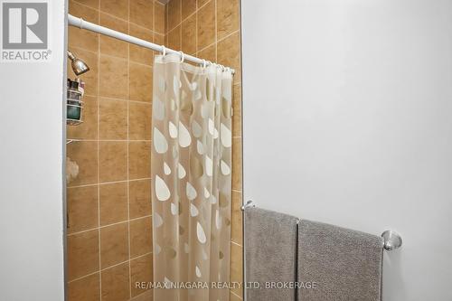 104 - 6045 Dunn Street, Niagara Falls (Dorchester), ON - Indoor Photo Showing Bathroom