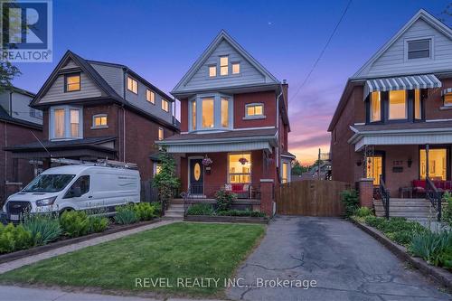 125 BALSAM AVENUE S  Hamilton, ON L8M 3B4