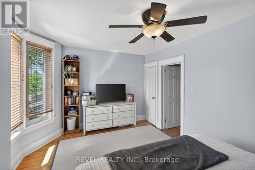 125 Balsam Avenue S, Hamilton, ON - Indoor Photo Showing Bedroom