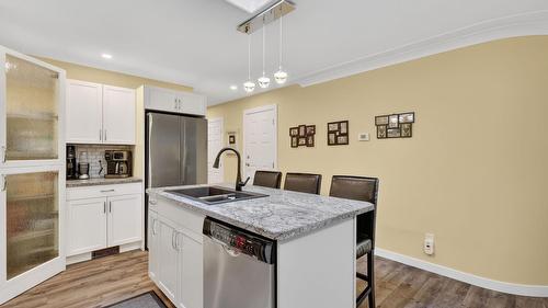 303-2420 Ingram Road, West Kelowna, BC - Indoor Photo Showing Kitchen With Double Sink
