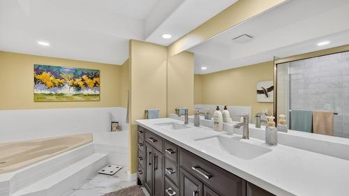303-2420 Ingram Road, West Kelowna, BC - Indoor Photo Showing Bathroom