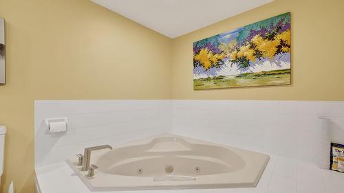 303-2420 Ingram Road, West Kelowna, BC - Indoor Photo Showing Bathroom