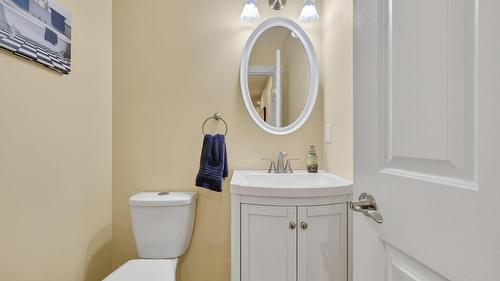 303-2420 Ingram Road, West Kelowna, BC - Indoor Photo Showing Bathroom