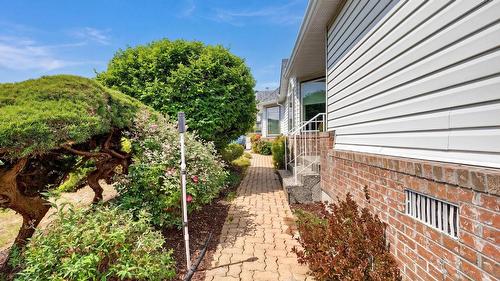 303-2420 Ingram Road, West Kelowna, BC - Outdoor