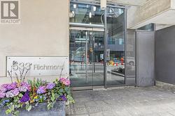 704 - 533 RICHMOND STREET W Toronto, ON M5V 3Y1