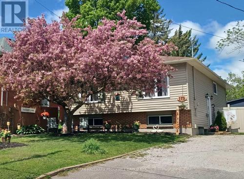 112 BORLAND STREET E  Orillia, ON L3V 2B7