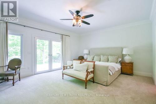 33 Reilly'S Run, Springwater, ON - Indoor Photo Showing Bedroom