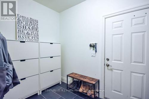 33 Reilly'S Run, Springwater, ON - Indoor Photo Showing Other Room
