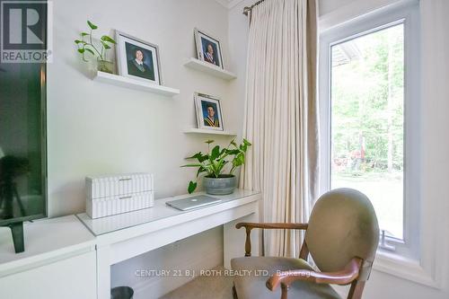 33 Reilly'S Run, Springwater, ON - Indoor Photo Showing Other Room
