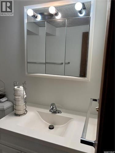 301 Tavistock Avenue, Torquay, SK - Indoor Photo Showing Bathroom