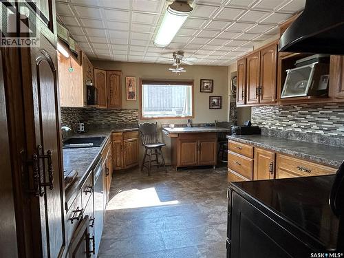 301 Tavistock Avenue, Torquay, SK - Indoor Photo Showing Kitchen