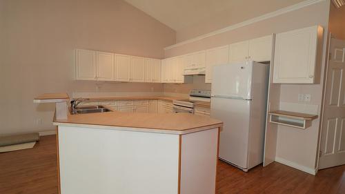2775 Rotary Drive, Kimberley, BC - Indoor Photo Showing Kitchen