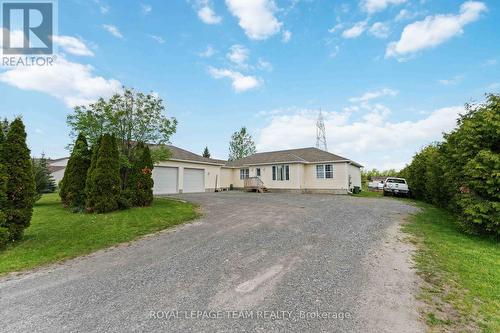 1628 STANLEYFIELD CRESCENT  Ottawa, ON K4P 1M7