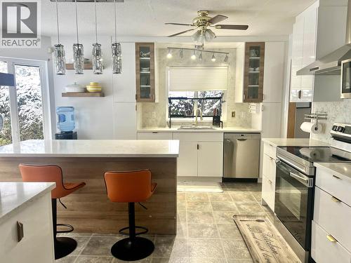 44 Stickney Street, Kitimat, BC - Indoor Photo Showing Kitchen With Upgraded Kitchen