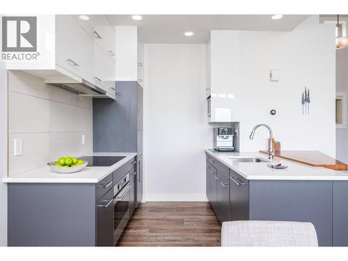 251 Predator Ridge Drive Unit# 42, Vernon, BC - Indoor Photo Showing Kitchen With Upgraded Kitchen
