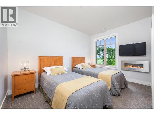 251 Predator Ridge Drive Unit# 42, Vernon, BC - Indoor Photo Showing Bedroom
