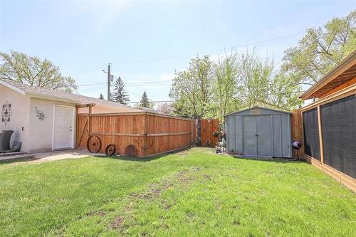 308 Helmsdale Ave, Winnipeg, MB 
