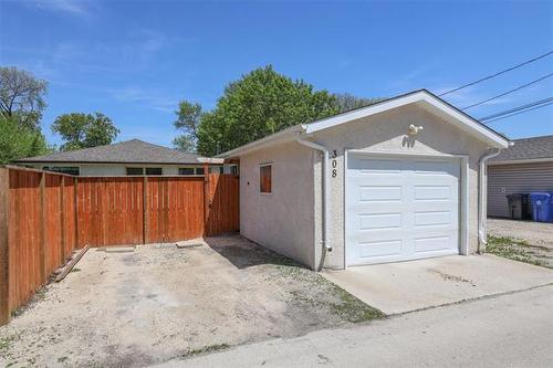 308 Helmsdale Ave, Winnipeg, MB 