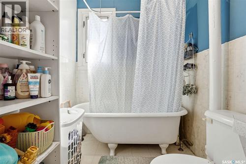 1763 Royal Street, Regina, SK - Indoor Photo Showing Bathroom
