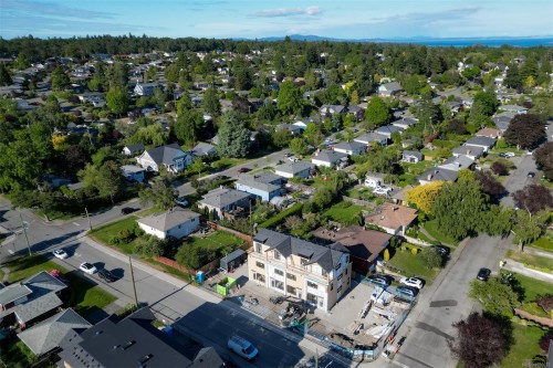 #4-2100 Allenby St, Oak Bay, BC 