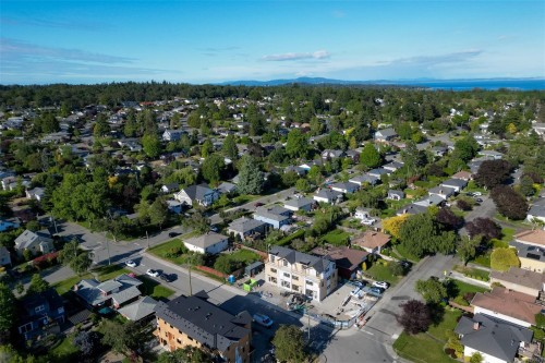 #4-2100 Allenby St, Oak Bay, BC 