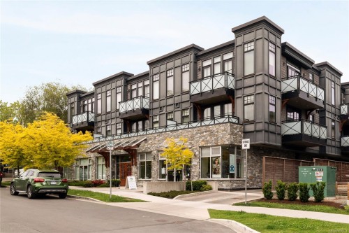 #202-2580 Penrhyn St  Saanich, BC V8N 1G3