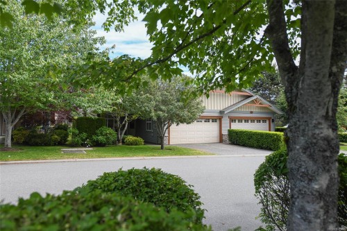#2-2300 Murrelet Dr, Comox, BC 