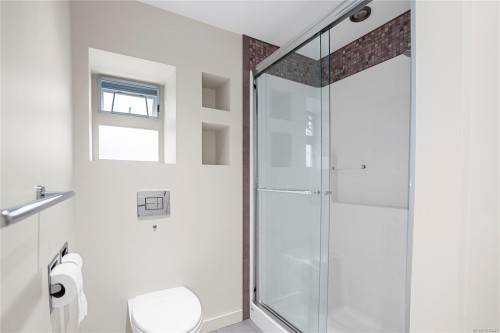 2112 Pentland Rd, Oak Bay, BC 