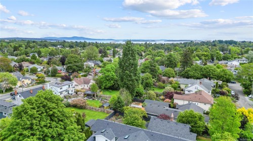 2112 Pentland Rd, Oak Bay, BC 