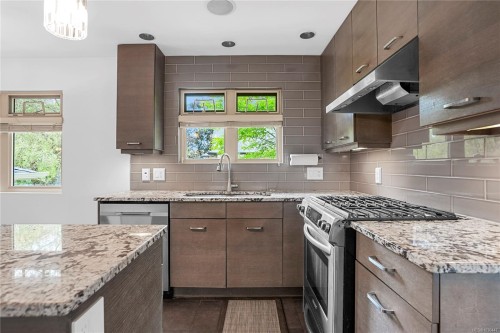 2112 Pentland Rd, Oak Bay, BC 
