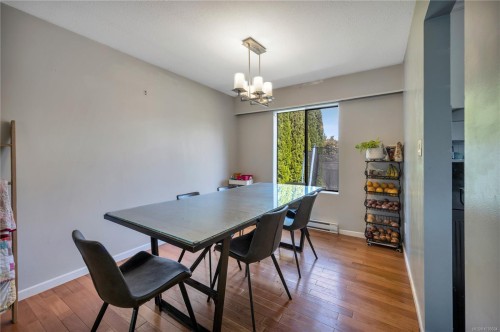 1591 Sharon Pl, Parksville, BC 
