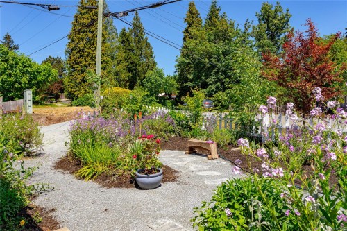 3590 Garland Ave, Cobble Hill, BC 