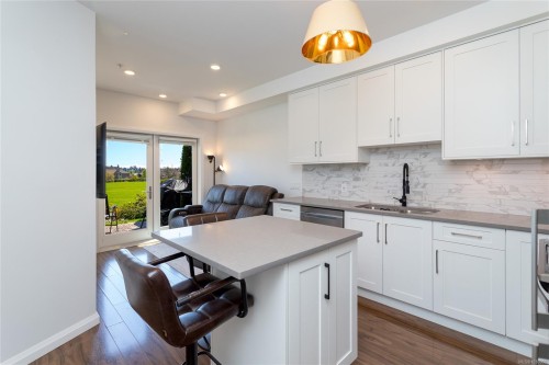 #105-745 Travino Lane, Saanich, BC - Indoor Photo Showing Kitchen