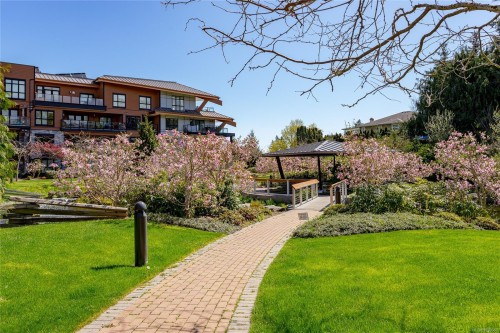 #105-745 Travino Lane, Saanich, BC - Outdoor