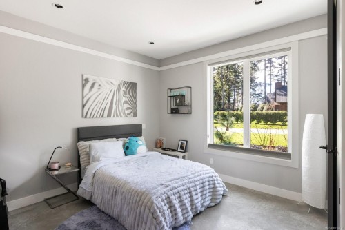 593 Downey Rd, North Saanich, BC 