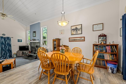 2468 Endall Rd, Black Creek, BC 