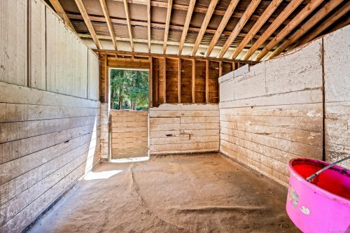 2468 Endall Rd, Black Creek, BC 