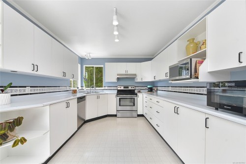 7000 Maple Park Terr, Sooke, BC 