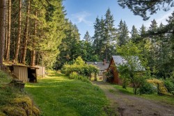 1183 Hillgrove Rd North Saanich, BC V8L 5R8