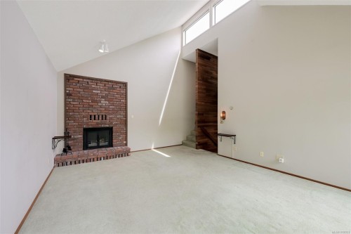 558 Dallas Rd, Victoria, BC - Indoor Photo Showing Other Room With Fireplace