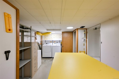 558 Dallas Rd, Victoria, BC - Indoor Photo Showing Laundry Room