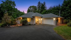 5888 Sea Terrace Rd Courtenay, BC V9J 1W1
