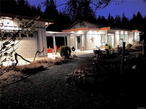 3881 Charlton Dr, Qualicum Beach, BC 